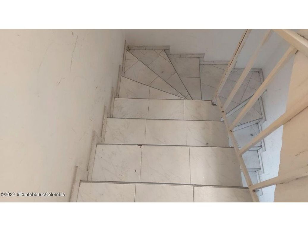 Casa de 7 alcobas en venta en Villa Elisa, Bogotá, 154 m² · foto 9 de 20