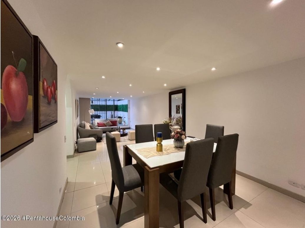 Apartamento de 3 alcobas en venta en Chico, Bogotá, 116 m² · foto 3 de 20