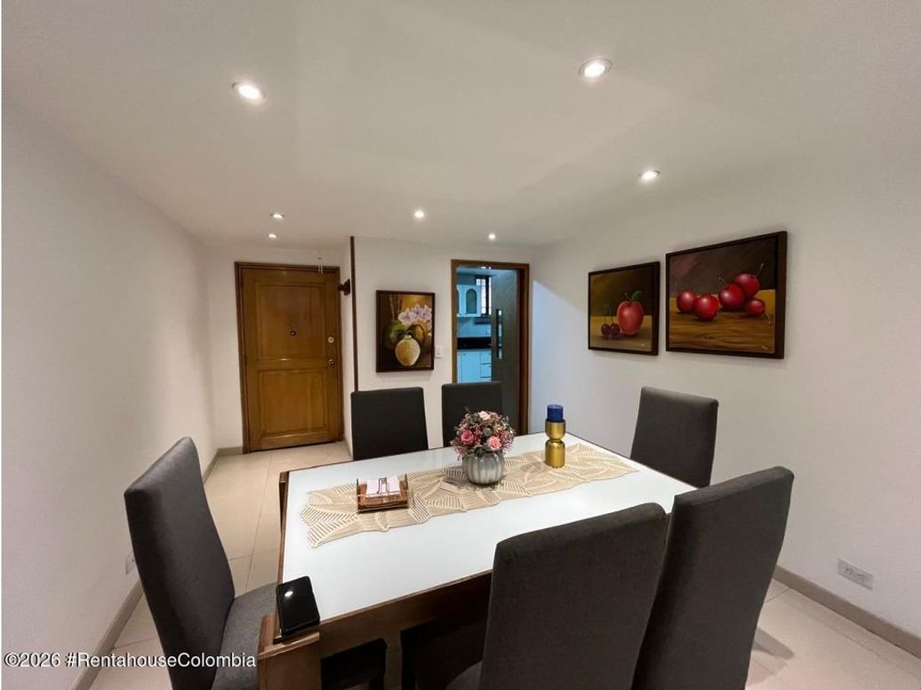 Apartamento de 3 alcobas en venta en Chico, Bogotá, 116 m² · foto 2 de 20