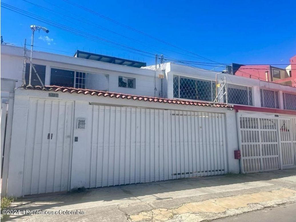 Casa de 1 alcoba en venta en Villa Magdala, Bogotá, 450 m² · foto 2 de 20