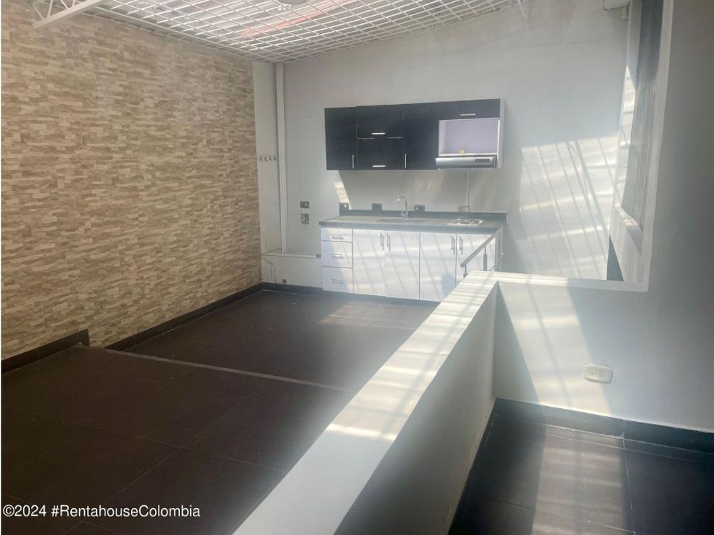 Casa de 1 alcoba en venta en Villa Magdala, Bogotá, 450 m² · foto 8 de 20