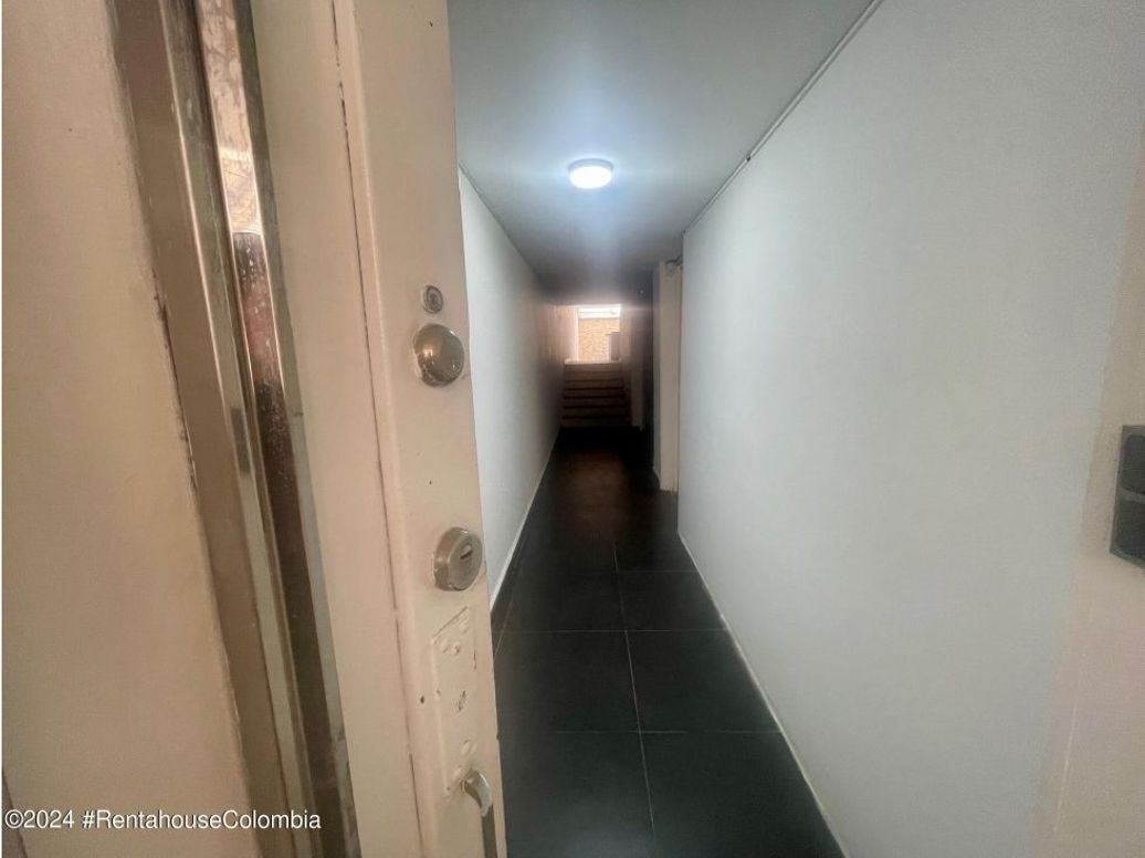 Casa de 1 alcoba en venta en Villa Magdala, Bogotá, 450 m² · foto 4 de 20