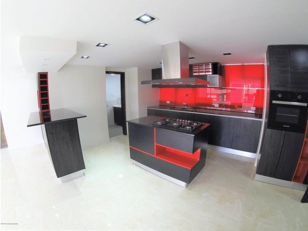 Apartamento de 3 alcobas en venta en San Patricio, Bogotá, 141 m² · foto 8 de 20