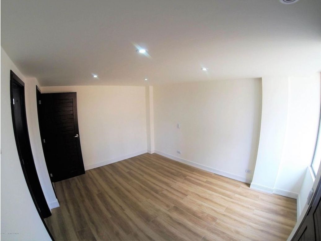 Apartamento de 3 alcobas en venta en San Patricio, Bogotá, 141 m² · foto 9 de 20