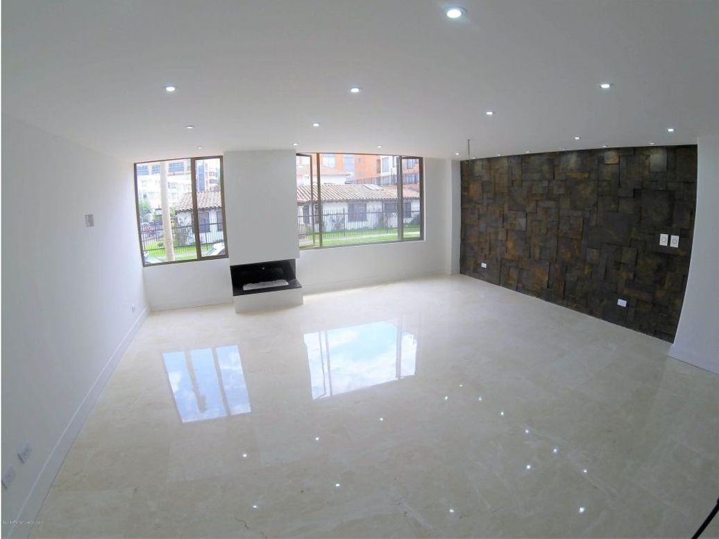 Apartamento de 3 alcobas en venta en San Patricio, Bogotá, 141 m² · foto 5 de 20