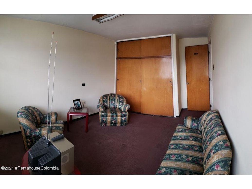 Casa de 5 alcobas en venta en La Aurora, Bogotá, 156 m² · foto 2 de 10
