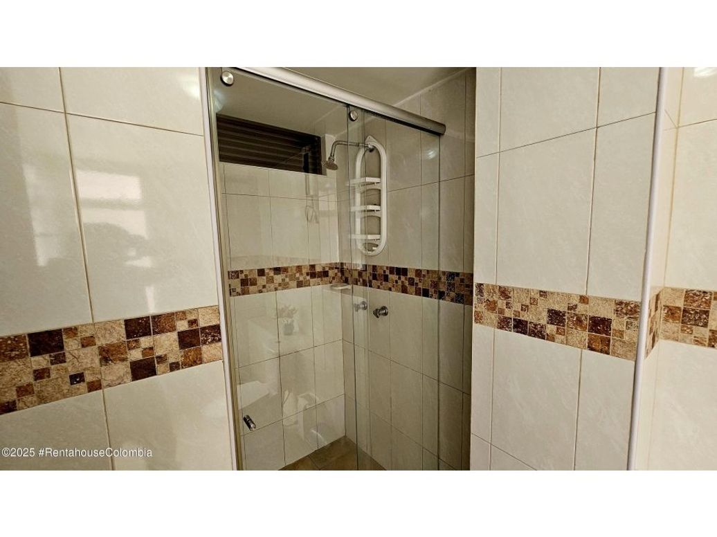 Apartamento de 3 alcobas en venta en Marly, Bogotá, 107 m² · foto 16 de 17