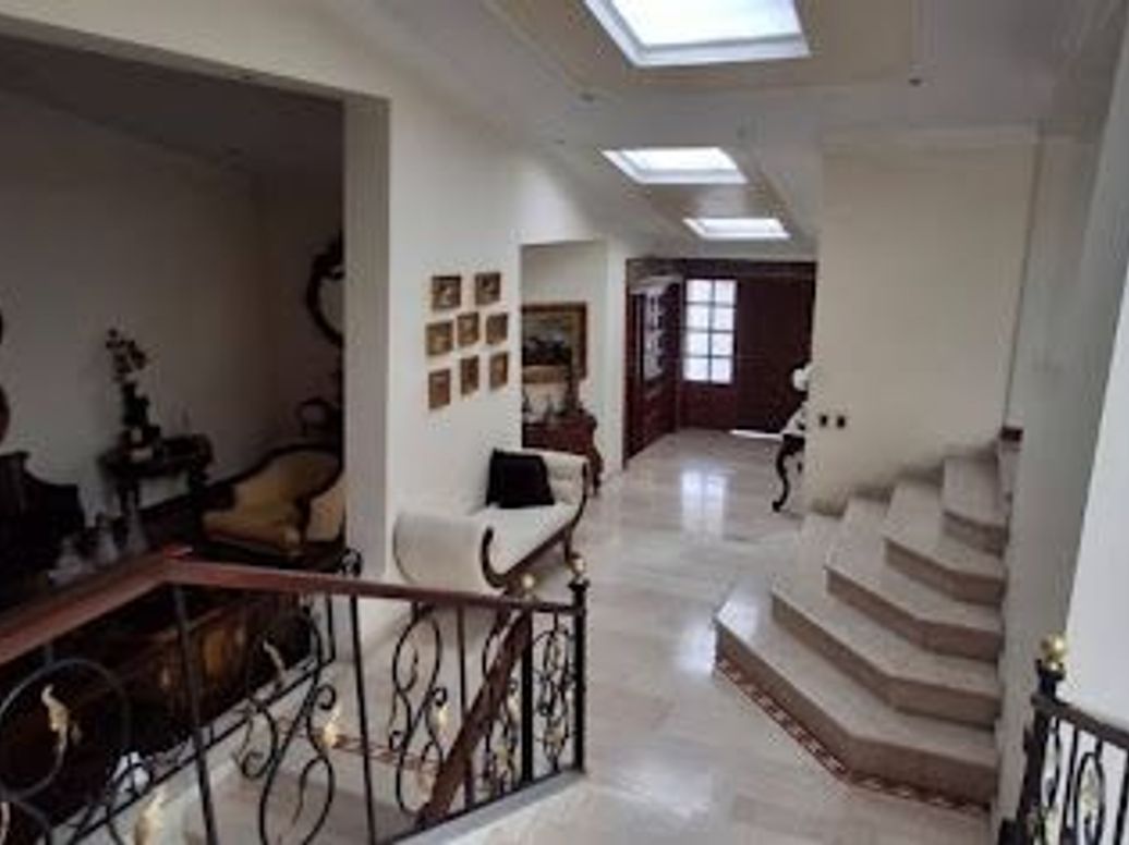 Casa de 6 alcobas en venta en Santa Barbara Occidental, Bogotá, 680 m² · foto 3 de 20