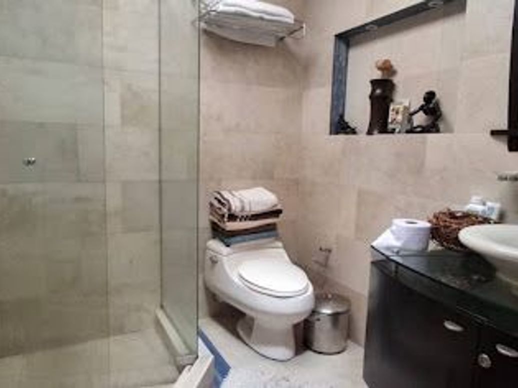 Casa de 6 alcobas en venta en Santa Barbara Occidental, Bogotá, 680 m² · foto 7 de 20