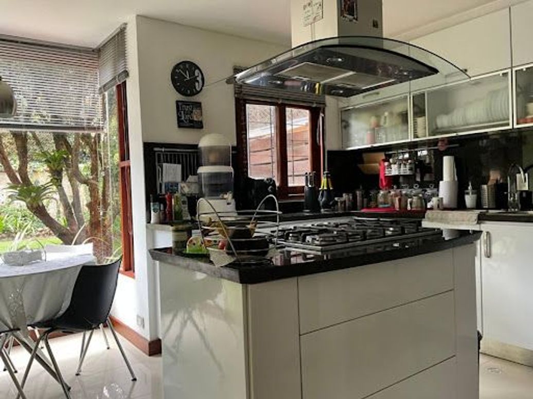 Casa de 4 alcobas en venta en San José De Bavaria, Bogotá, 263 m² · foto 10 de 20