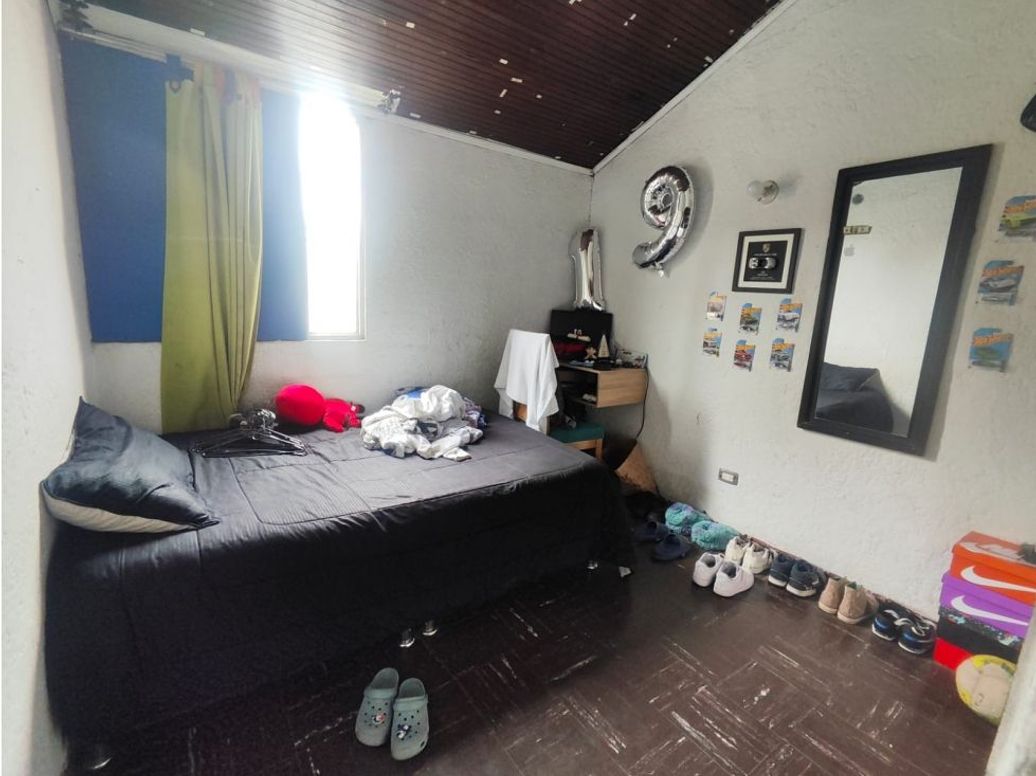 Casa de 4 alcobas en venta en La Clarita, Bogotá, 242 m² · foto 10 de 15