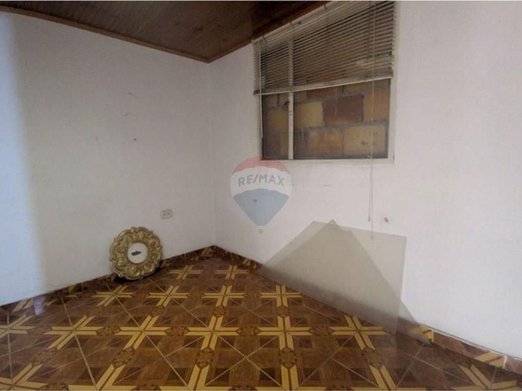 Casa de 6 alcobas en venta en Altavista, Bogotá, 220 m² · foto 2 de 10