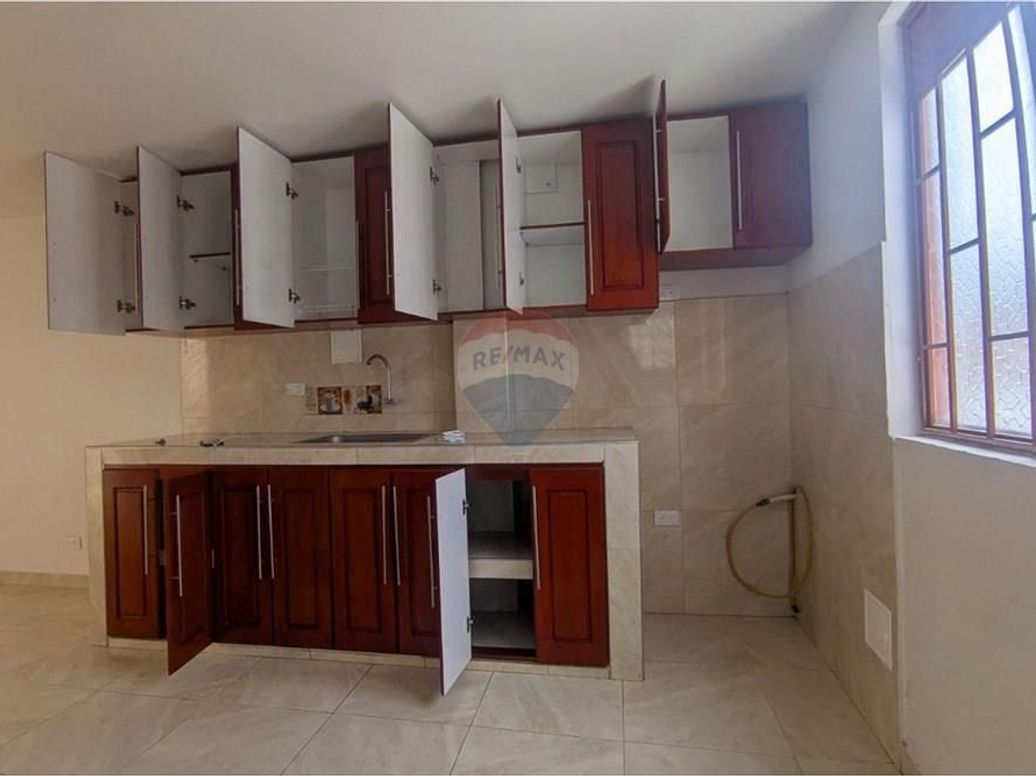 Casa de 6 alcobas en venta en Altavista, Bogotá, 480 m² · foto 12 de 16