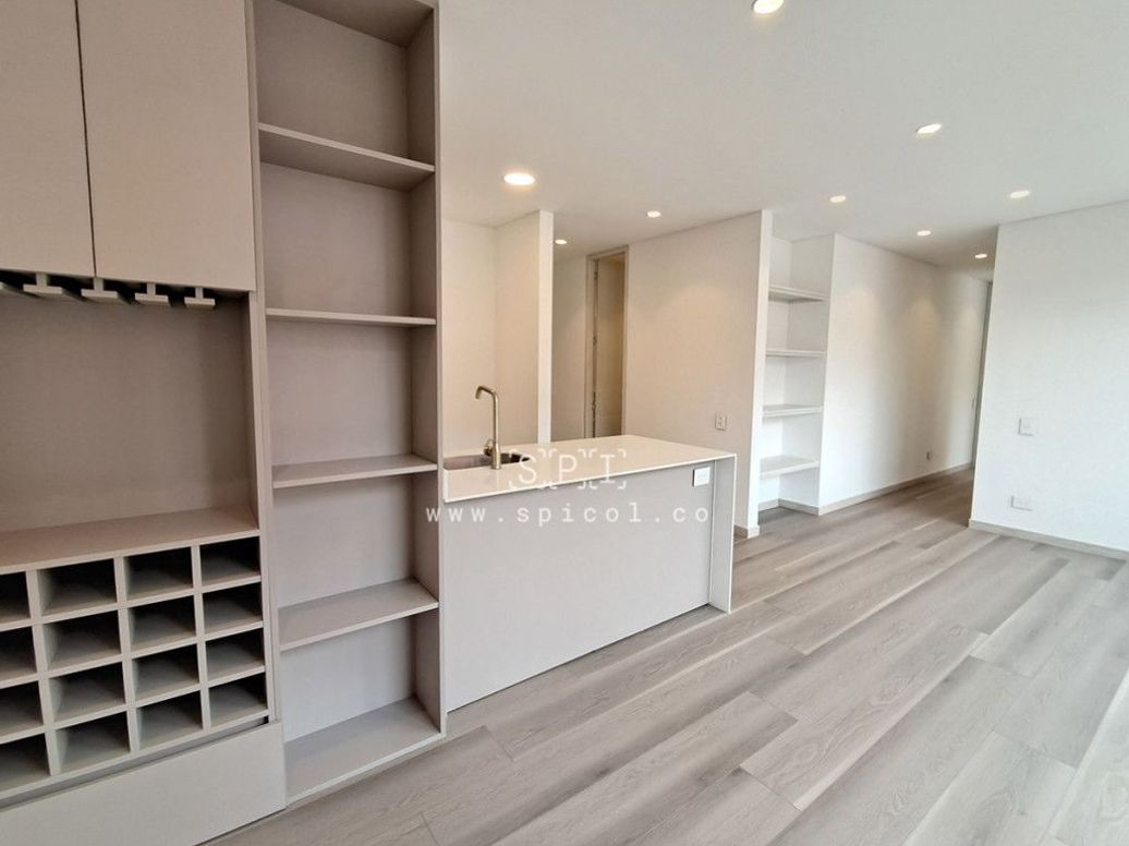 Apartamento de 2 alcobas en venta en Antiguo Country, Bogotá, 92 m² · foto 2 de 20