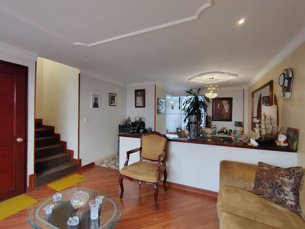 Casa de 3 alcobas en venta en Caobos Salazar, Bogotá, 107 m² · foto 2 de 20