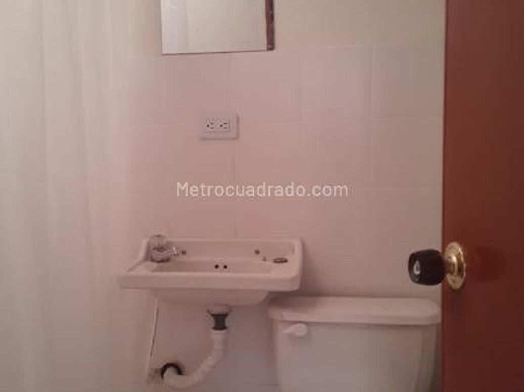 Casa de 13 alcobas en venta en San Antonio Norte, Bogotá, 234 m² · foto 8 de 11
