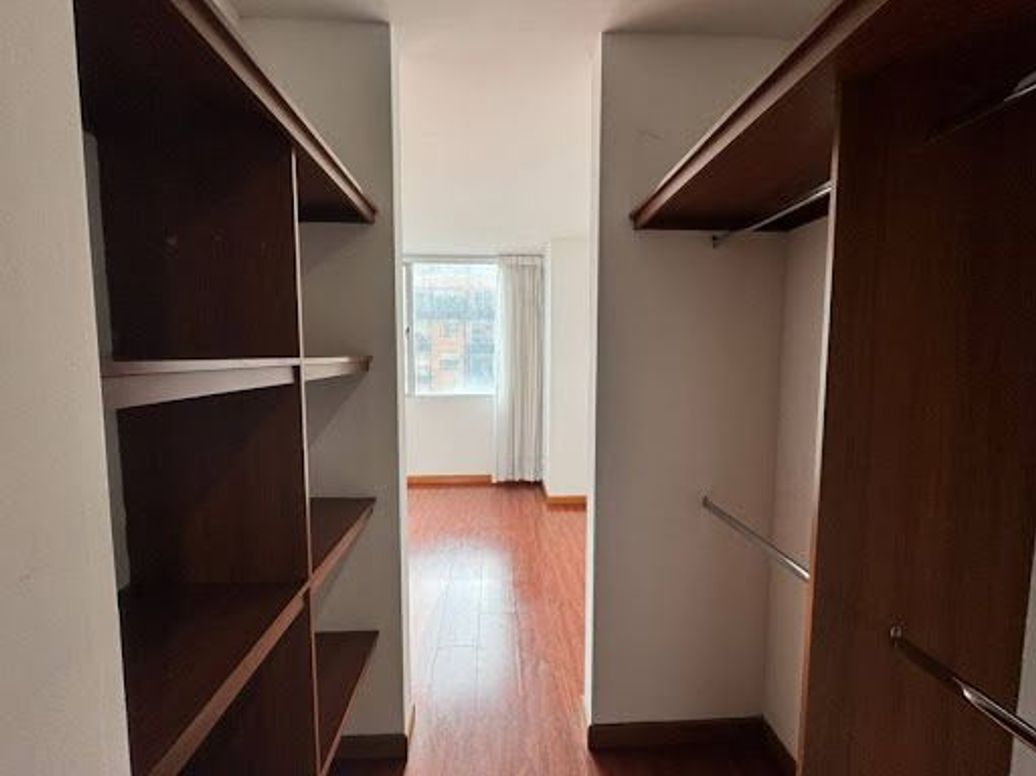 Apartaestudio en venta en Chapinero Alto, Bogotá, 45 m² · foto 8 de 16