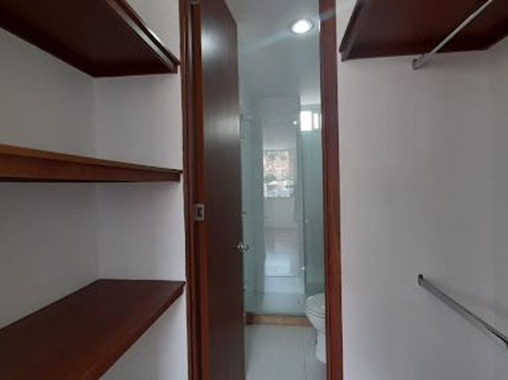 Apartaestudio en venta en Chapinero Alto, Bogotá, 41 m² · foto 12 de 20