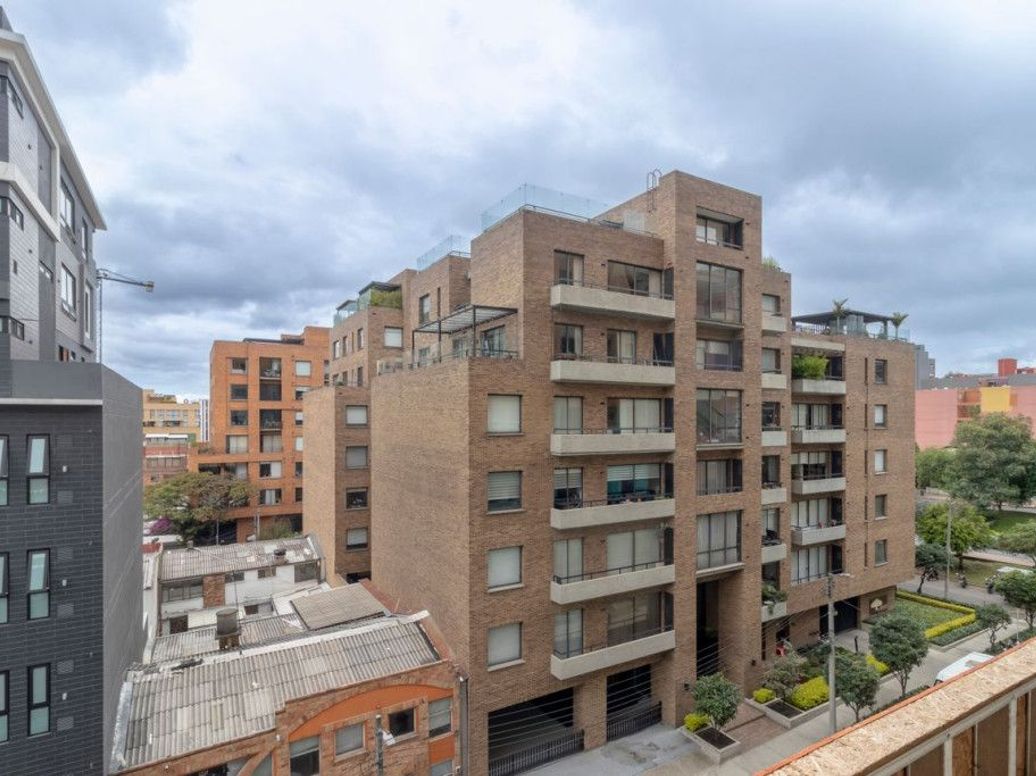 Apartamento de 3 alcobas en venta en Santa Barbara Oriental, Bogotá, 150 m² · foto 14 de 18
