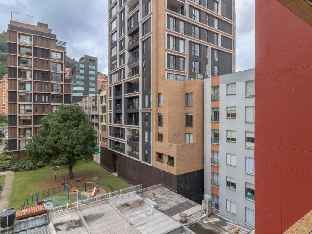 Apartamento de 3 alcobas en venta en Santa Barbara Oriental, Bogotá, 150 m² · foto 17 de 18