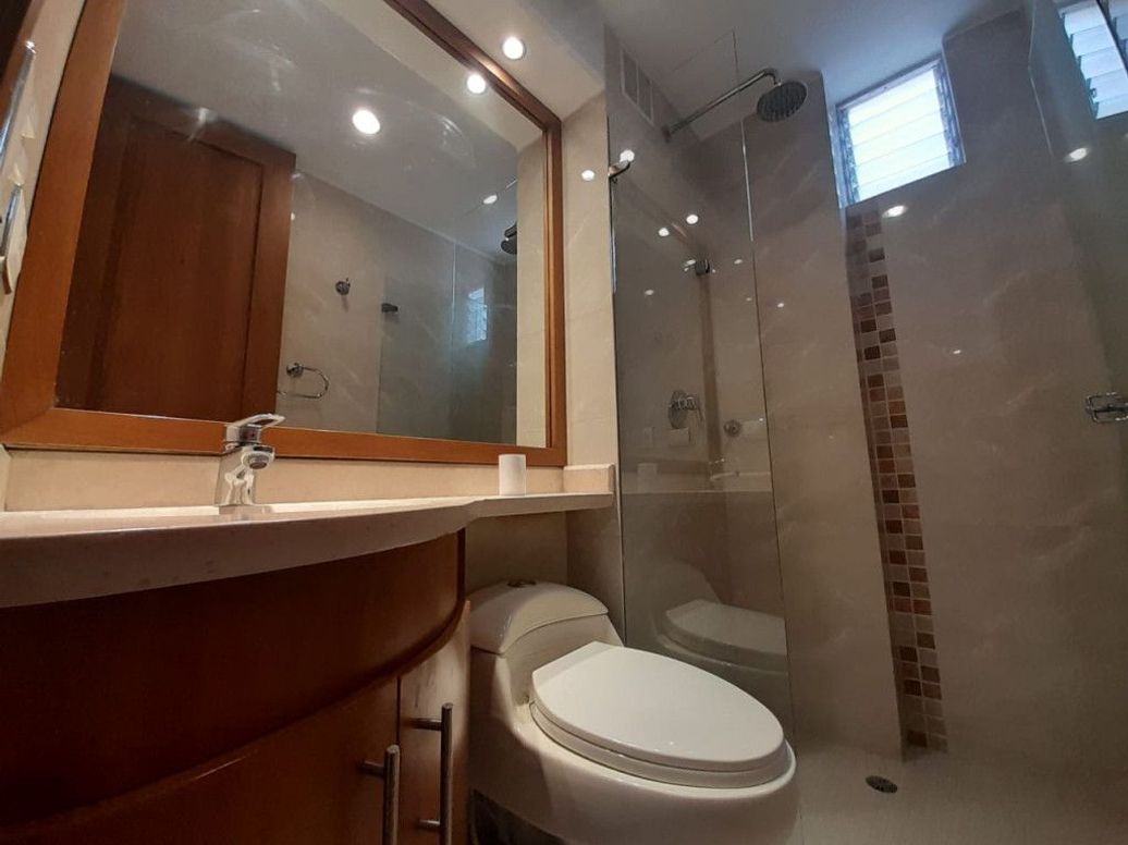 Apartamento de 2 alcobas en venta en Santa Barbara, Bogotá, 69 m² · foto 17 de 20