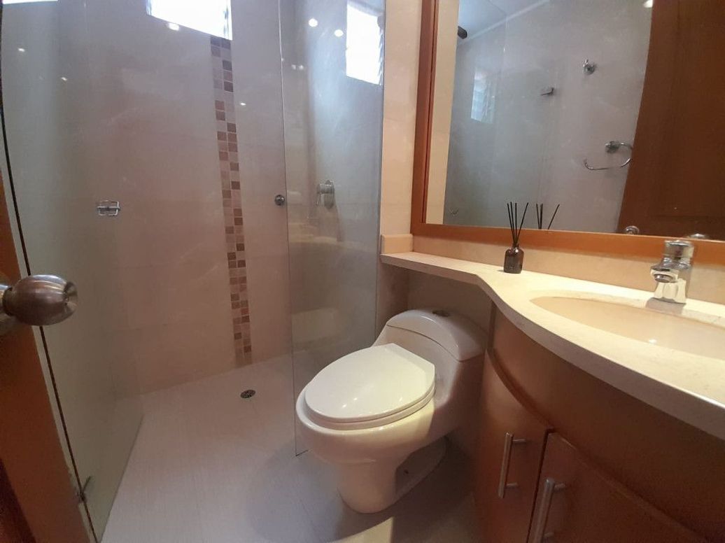 Apartamento de 2 alcobas en venta en Santa Barbara, Bogotá, 69 m² · foto 11 de 20