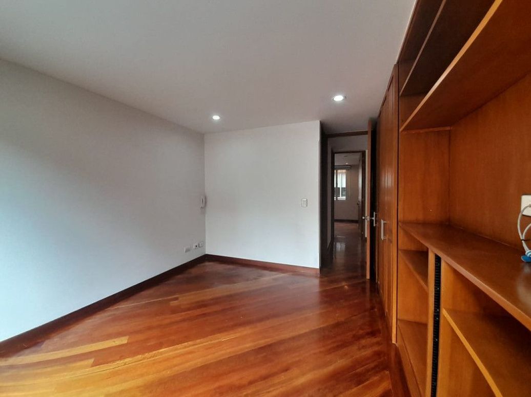Apartamento de 2 alcobas en venta en Santa Barbara, Bogotá, 69 m² · foto 13 de 20