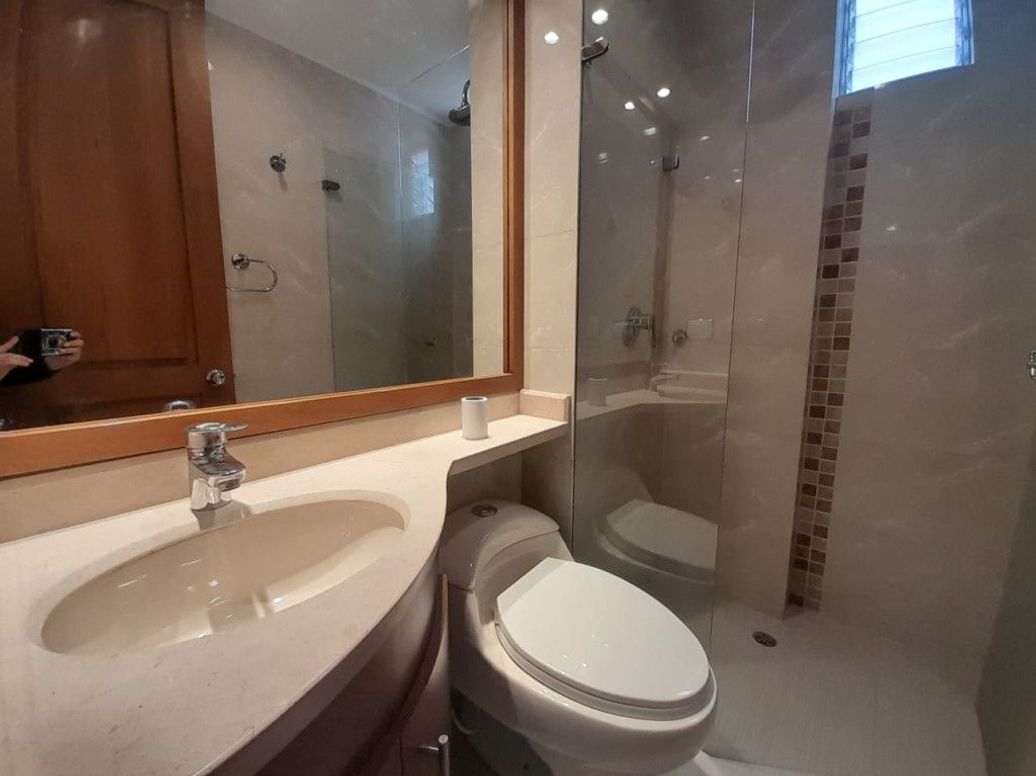 Apartamento de 2 alcobas en venta en Santa Barbara, Bogotá, 69 m² · foto 18 de 20
