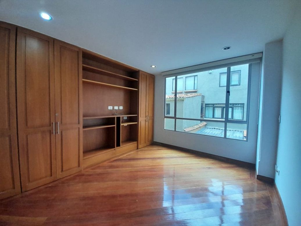 Apartamento de 2 alcobas en venta en Santa Barbara, Bogotá, 69 m² · foto 14 de 20