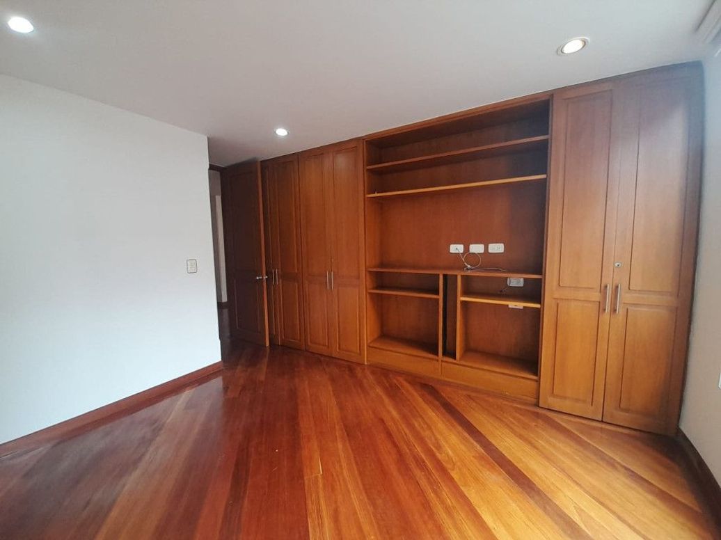 Apartamento de 2 alcobas en venta en Santa Barbara, Bogotá, 69 m² · foto 15 de 20