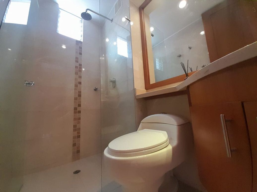 Apartamento de 2 alcobas en venta en Santa Barbara, Bogotá, 69 m² · foto 16 de 20