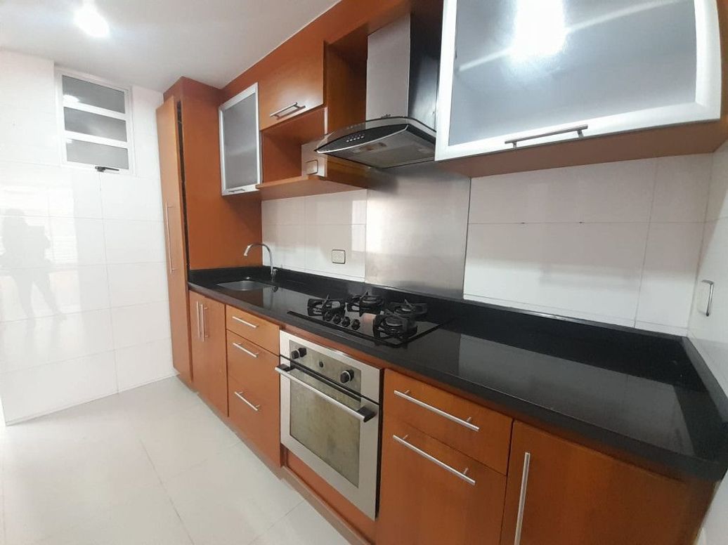 Apartamento de 2 alcobas en venta en Santa Barbara, Bogotá, 69 m² · foto 5 de 20