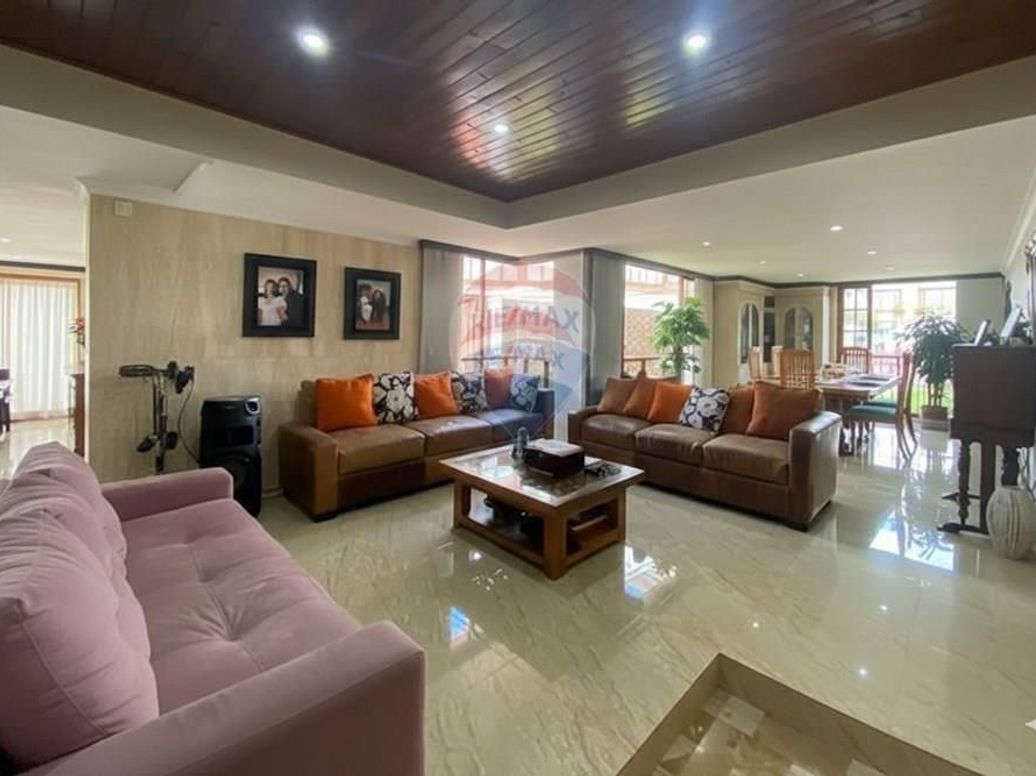 Casa de 3 alcobas en venta en San José De Bavaria, Bogotá, 373 m² · foto 4 de 20