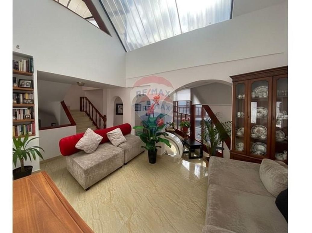 Casa de 3 alcobas en venta en San José De Bavaria, Bogotá, 373 m² · foto 2 de 20