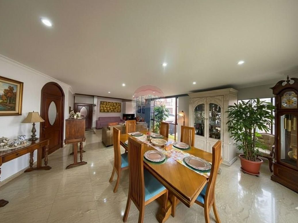 Casa de 3 alcobas en venta en San José De Bavaria, Bogotá, 373 m² · foto 18 de 20