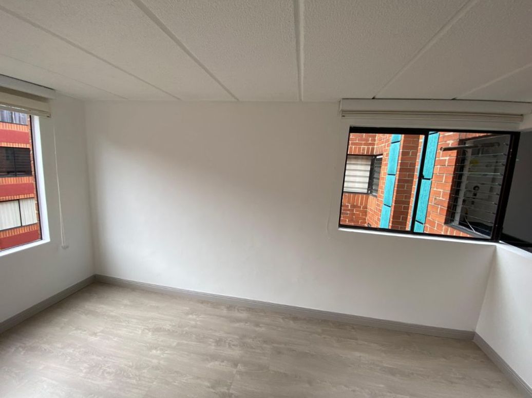 Apartamento de 2 alcobas en venta en Ub. El Cortijo, Bogotá, 49 m² · foto 2 de 12
