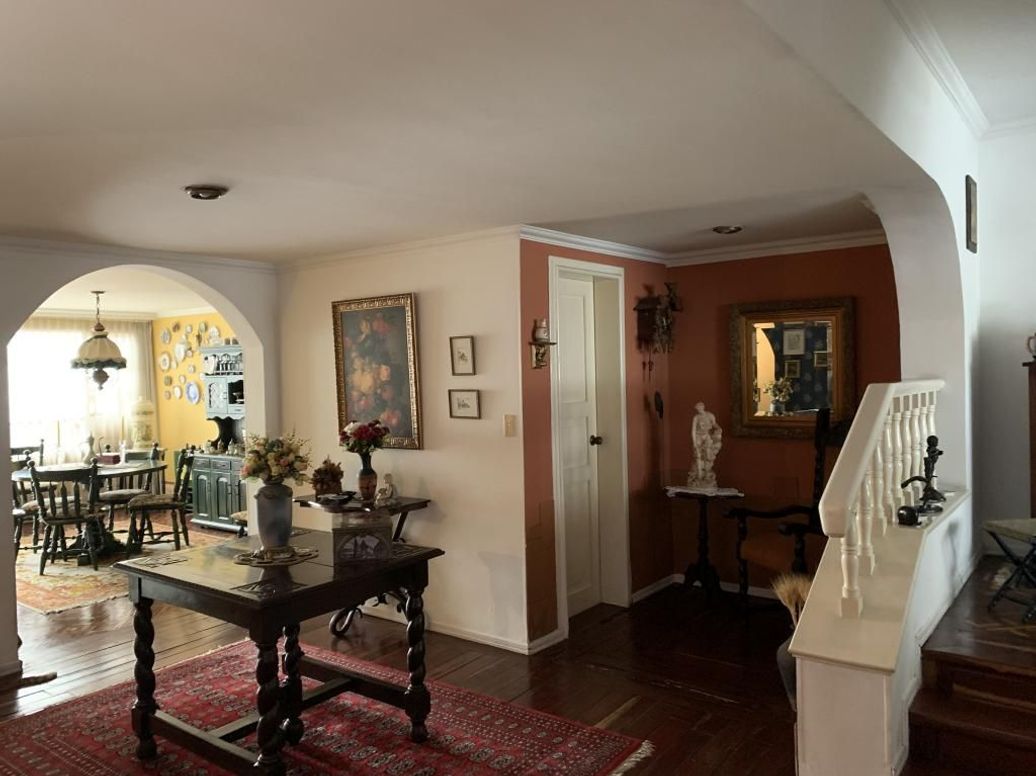 Casa de 4 alcobas en venta en Santa Barbara Central, Bogotá, 326 m² · foto 3 de 20