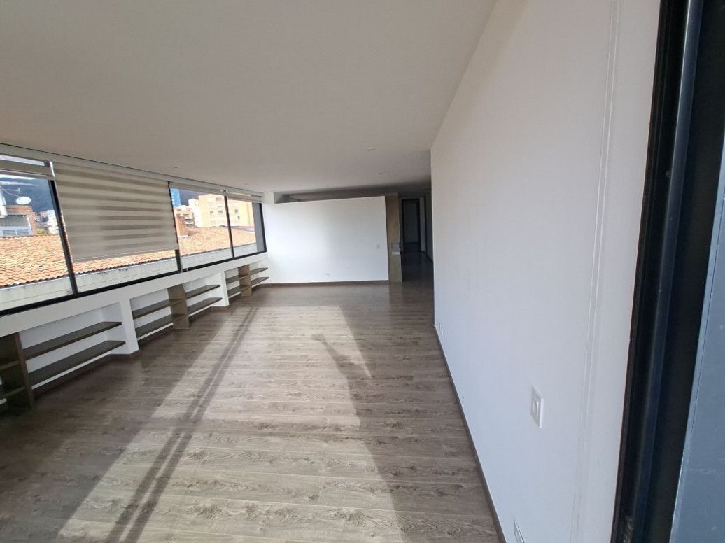 Apartamento de 3 alcobas en venta en Molinos Norte, Bogotá, 153 m² · foto 3 de 19