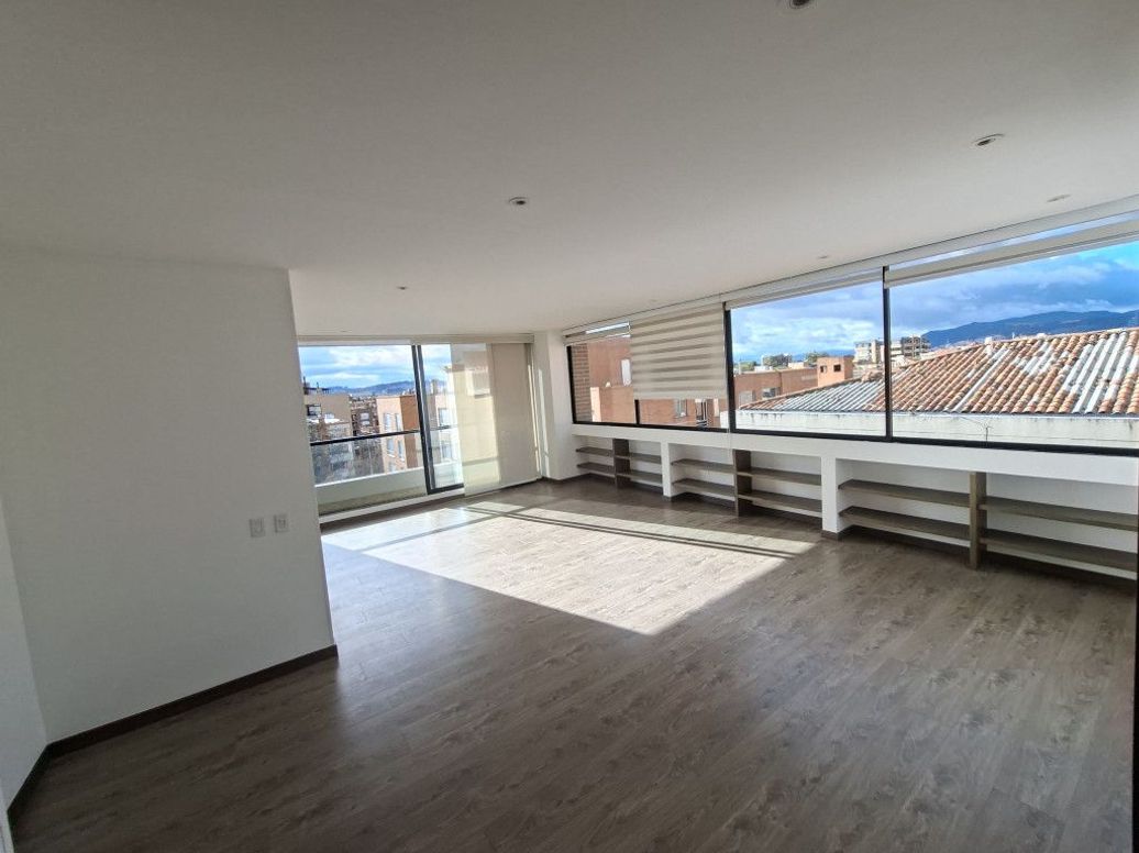 Apartamento de 3 alcobas en venta en Molinos Norte, Bogotá, 153 m² · foto 2 de 19