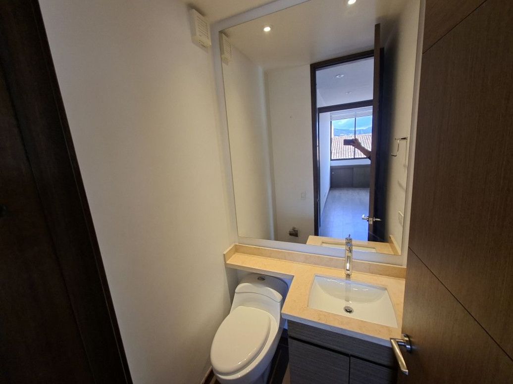 Apartamento de 3 alcobas en venta en Molinos Norte, Bogotá, 153 m² · foto 14 de 19