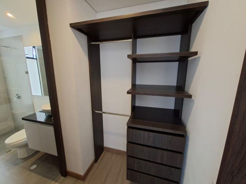 Apartamento de 2 alcobas en venta en Santa Barbara Occidental, Bogotá, 63 m² · foto 14 de 15