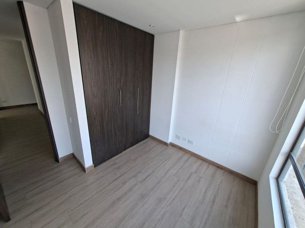 Apartamento de 2 alcobas en venta en Santa Barbara Occidental, Bogotá, 63 m² · foto 6 de 15