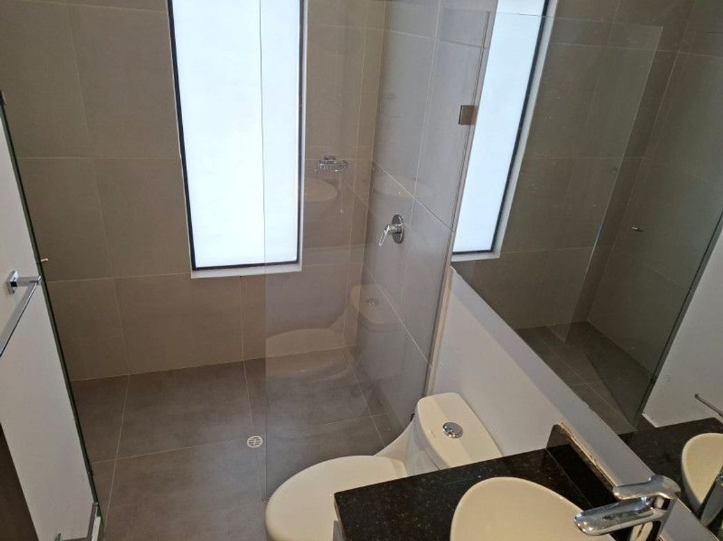Apartamento de 2 alcobas en venta en Santa Barbara Occidental, Bogotá, 63 m² · foto 8 de 15