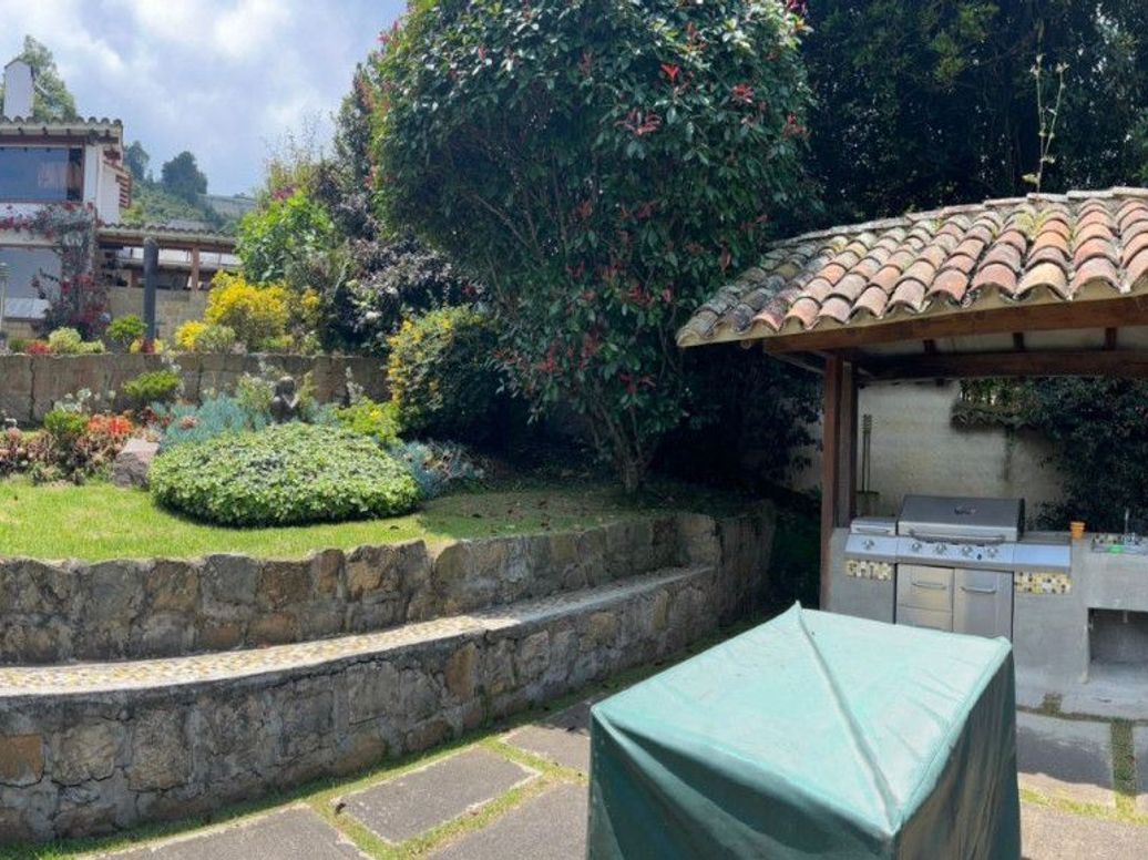 Casa de 4 alcobas en venta en Autopista Medellin, Bogotá, 415 m² · foto 3 de 20