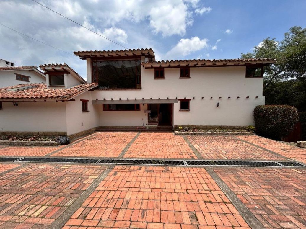 Casa de 4 alcobas en venta en Autopista Medellin, Bogotá, 415 m² · foto 6 de 20