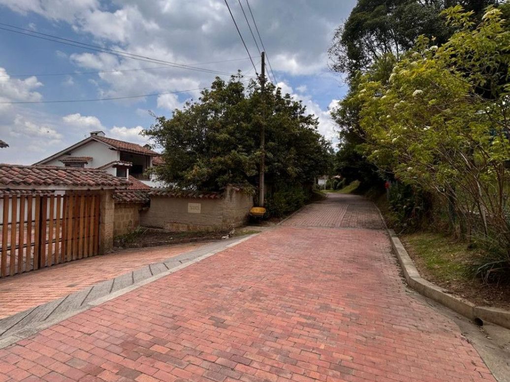 Casa de 4 alcobas en venta en Autopista Medellin, Bogotá, 415 m² · foto 4 de 20