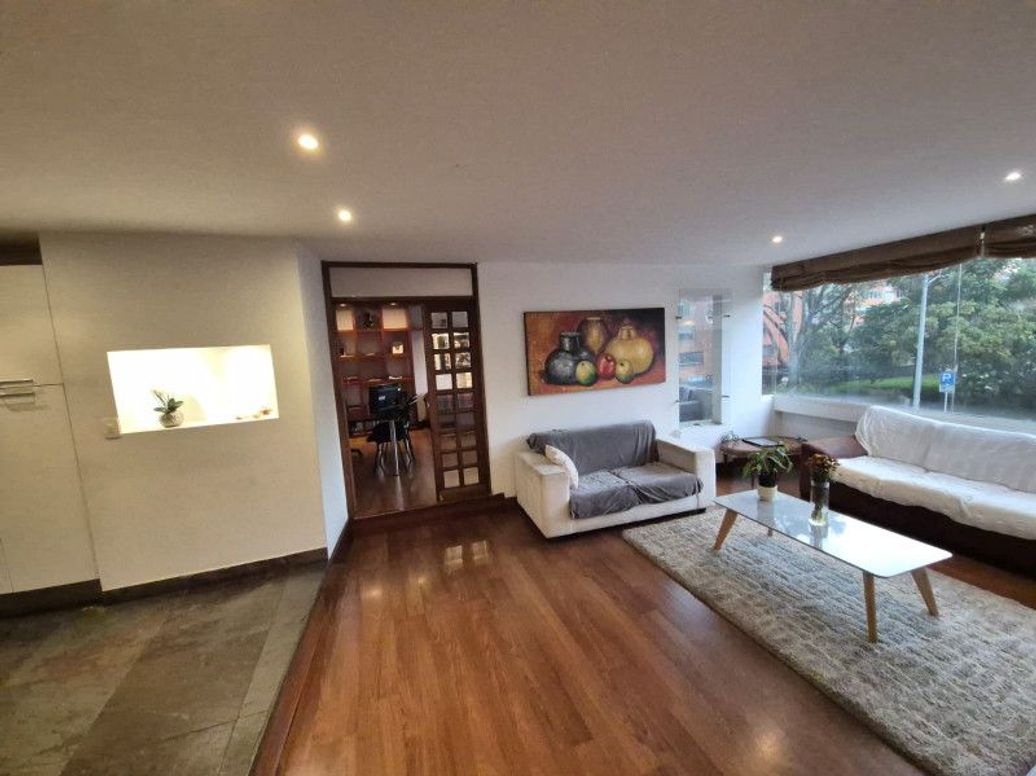 Apartamento de 4 alcobas en venta en Chico Norte Et. Iii, Bogotá, 196 m² · foto 3 de 20
