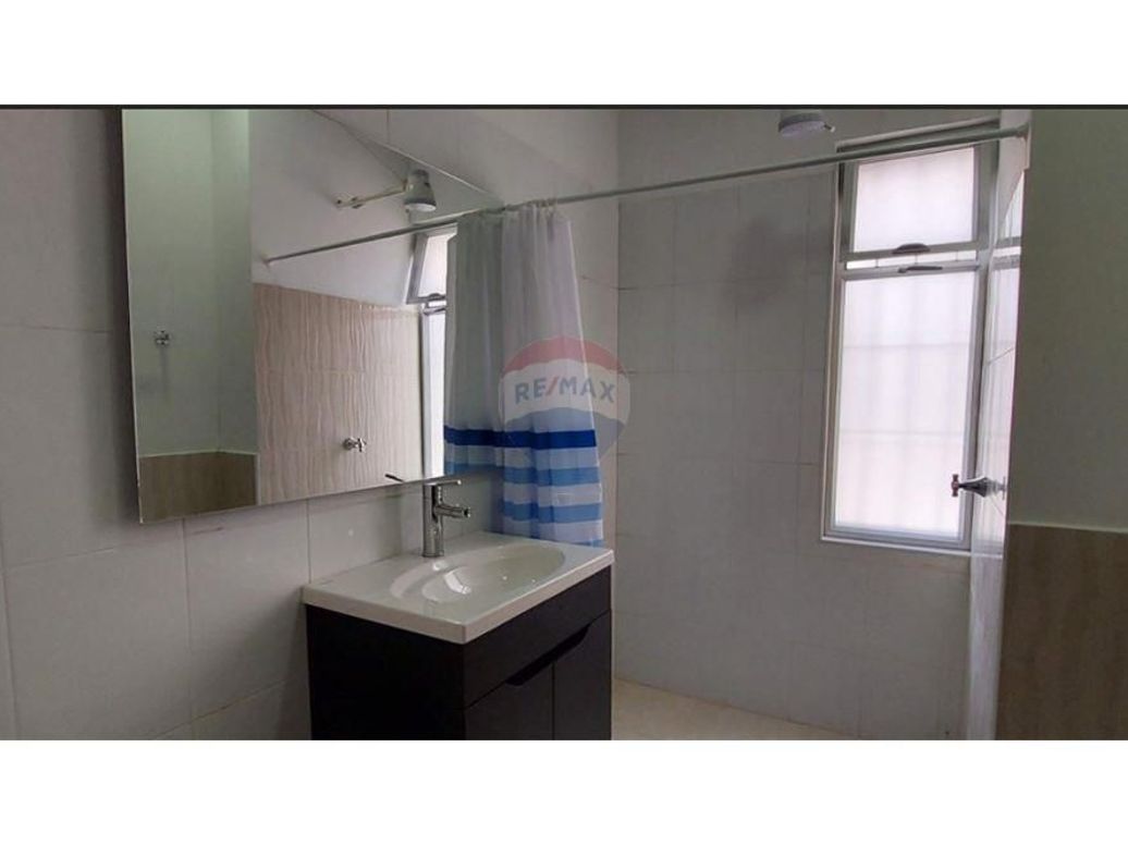 Casa de 6 alcobas en venta en Cjr Loira Real, Bogotá, 245 m² · foto 3 de 20