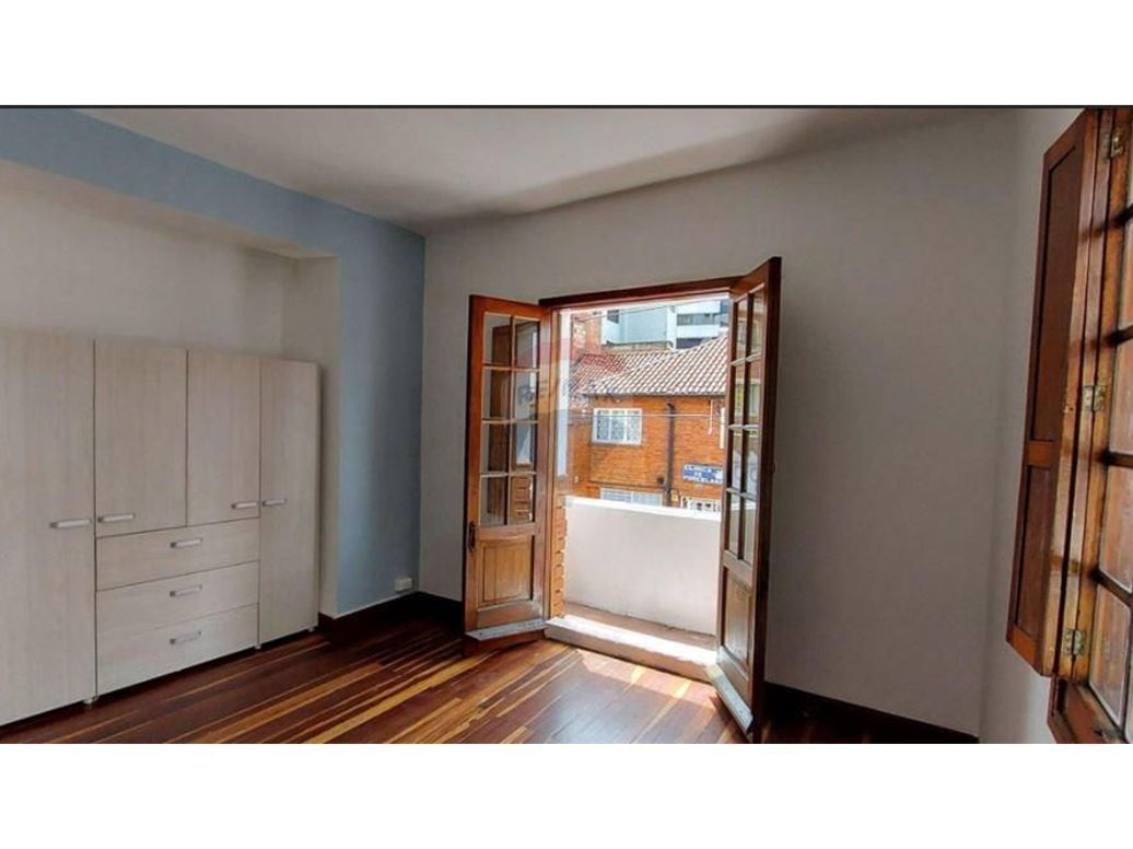 Casa de 6 alcobas en venta en Cjr Loira Real, Bogotá, 245 m² · foto 11 de 20