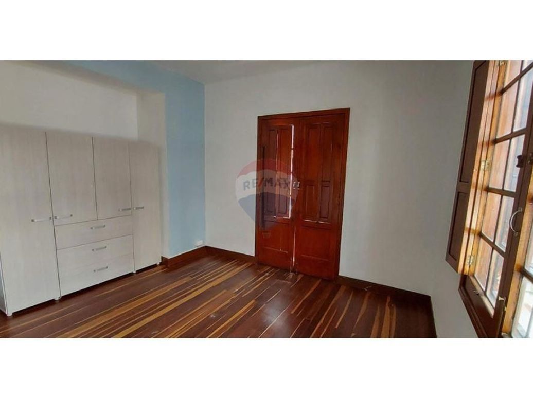 Casa de 6 alcobas en venta en Cjr Loira Real, Bogotá, 245 m² · foto 16 de 20